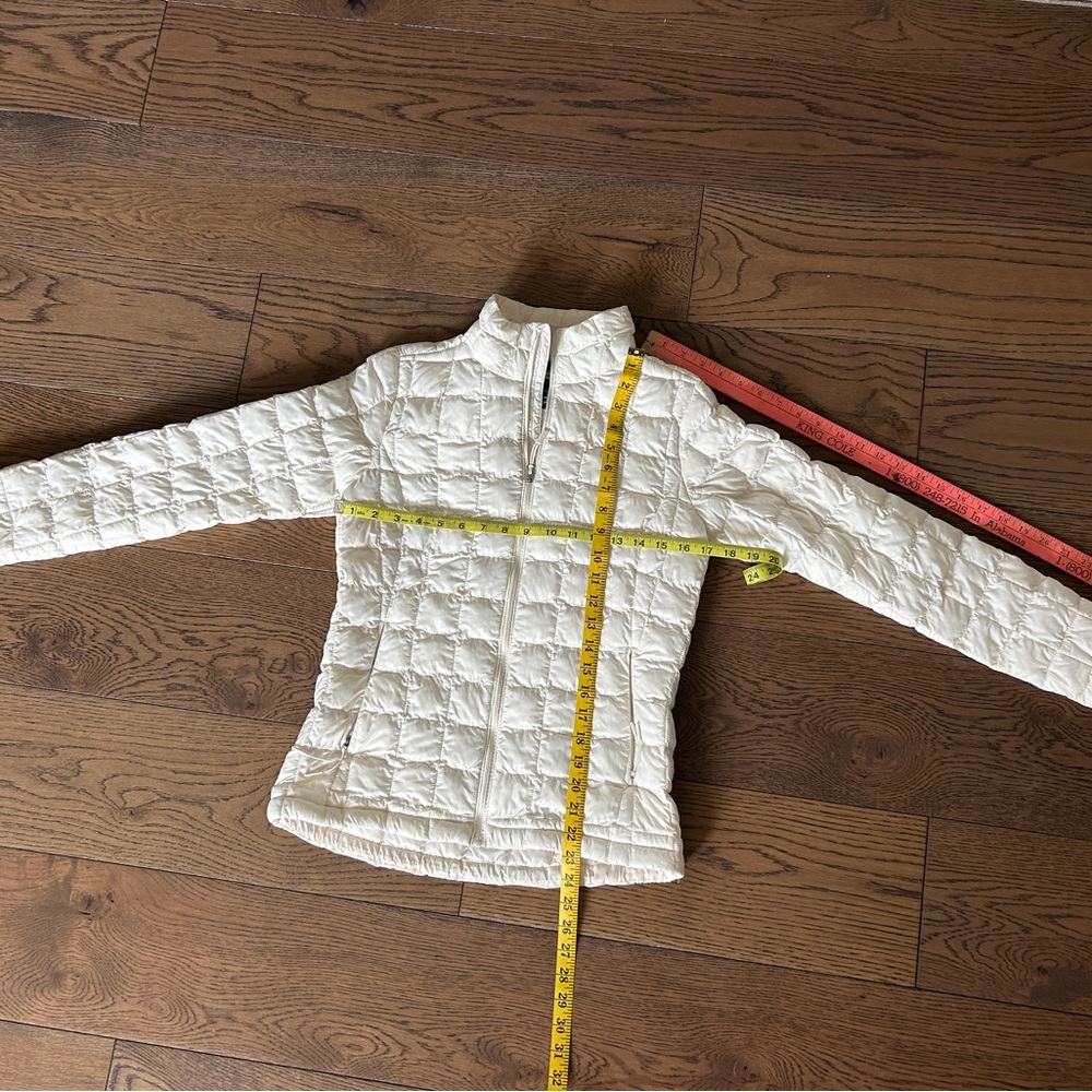 The North Face Women’s Thermoball Gardenia White Eco Zip Up Jacket Size Small - Picture 16 of 16